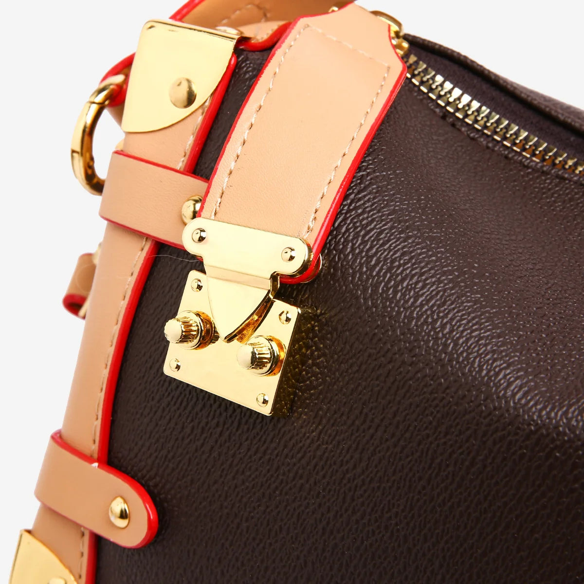 Make a statement with this luxurious and elegant box bag for women. Crafted from high-quality leather, this shoulder handbag features an elegant top-handle design, exuding sophistication and style for a classy finishing touch to your ensemble. -