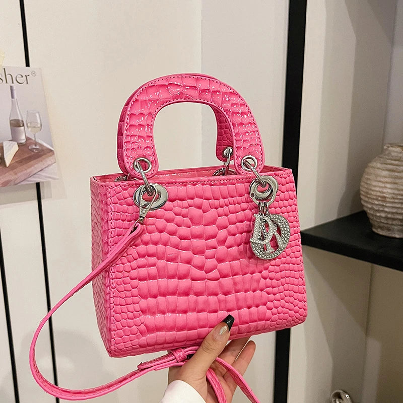 Make a style statement with this fashionable business tote bag designed for women. Featuring a touch of luxury, this bag is the perfect accessory to complement your professional look while adding a touch of elegance and sophistication. -