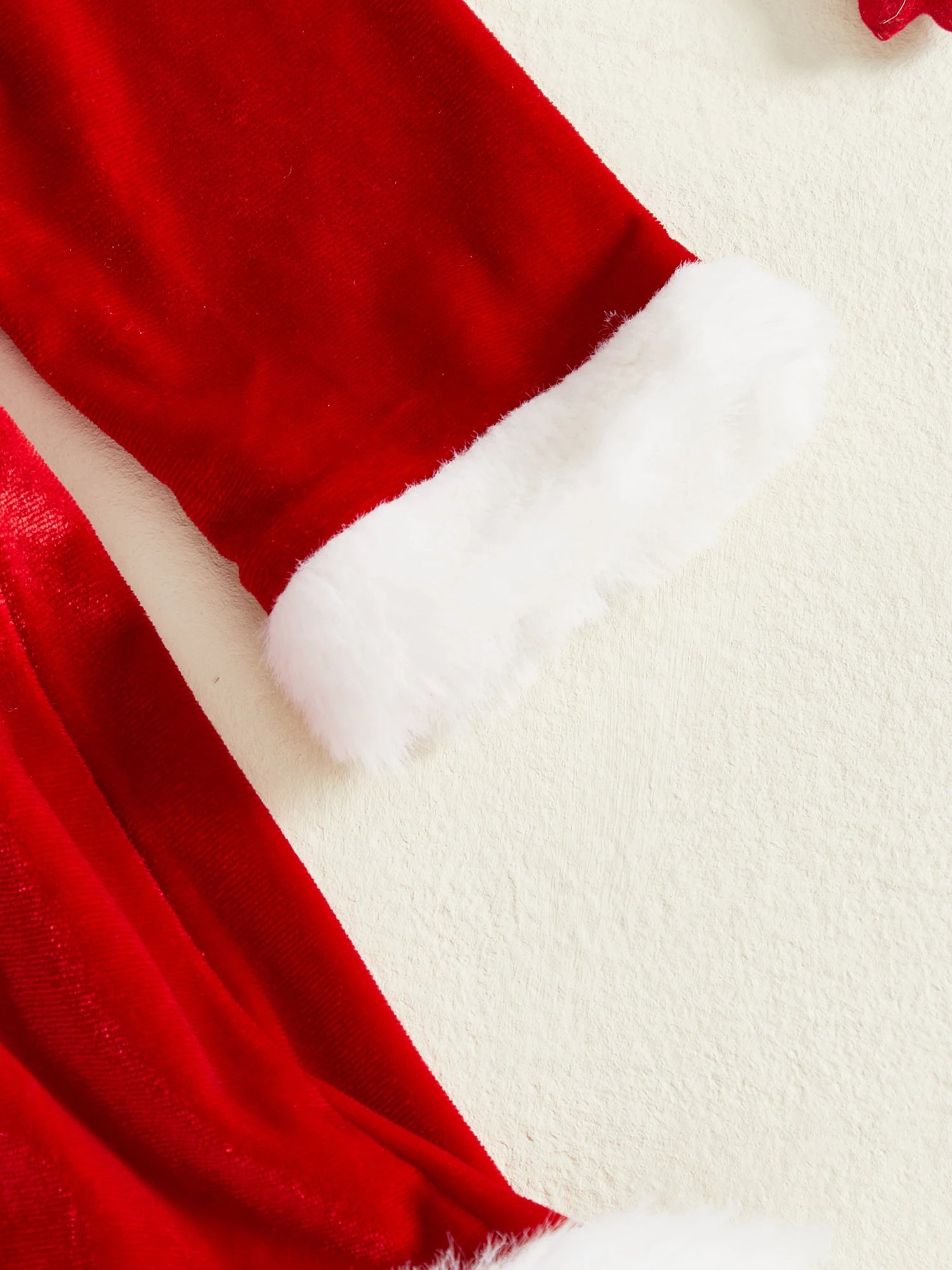 Celebrate the season in style with these adorable Christmas outfits for baby girls aged 1-2 years—cozy, festive, and cute! -