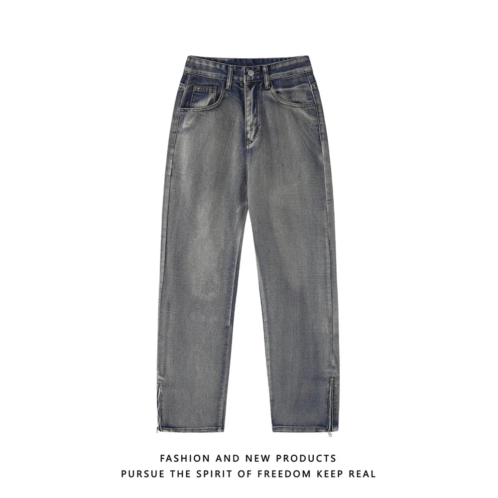 Fashionable and individualistic zipped jeans for men -