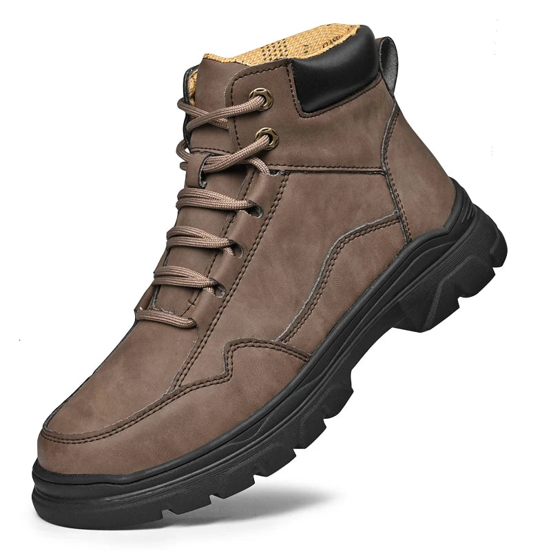 Stay comfortable and stylish with these men's boots designed with a simple and comfortable design. Ideal for everyday wear and versatile enough to pair with various outfits. -