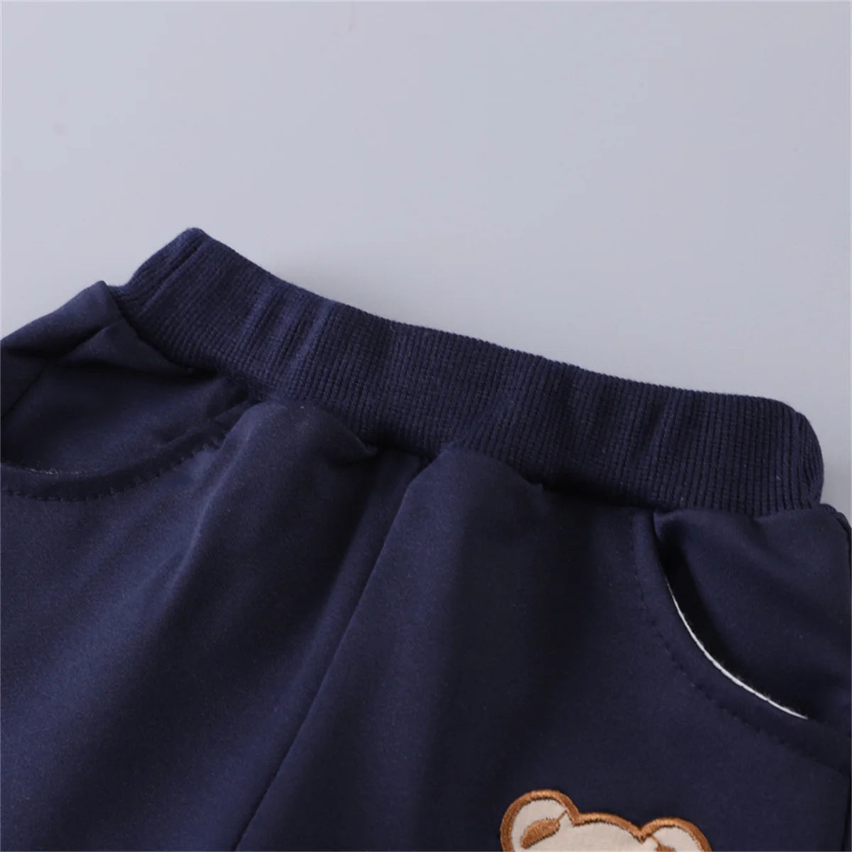 Dress your baby in simple style with these 2-piece sets of long-sleeved solid color clothing—perfect for spring and autumn wear! -