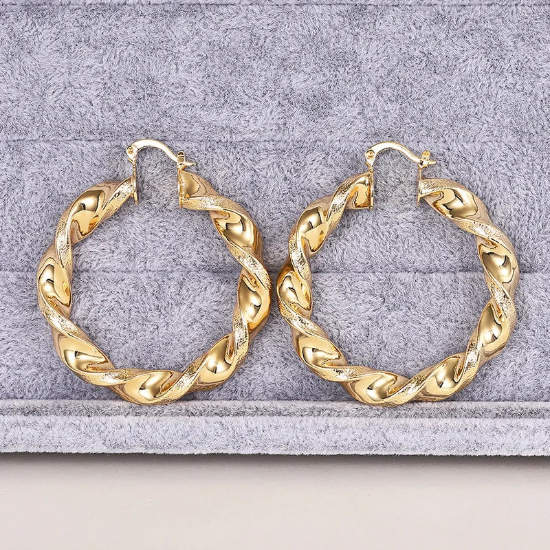 Elegant earring for women -