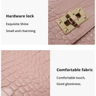 This set of women's bags combines both style and functionality with a blend of elegant messenger and handbag designs. Perfect for carrying your essentials stylishly and efficiently, this set offers the best of both worlds in one chic collection. -
