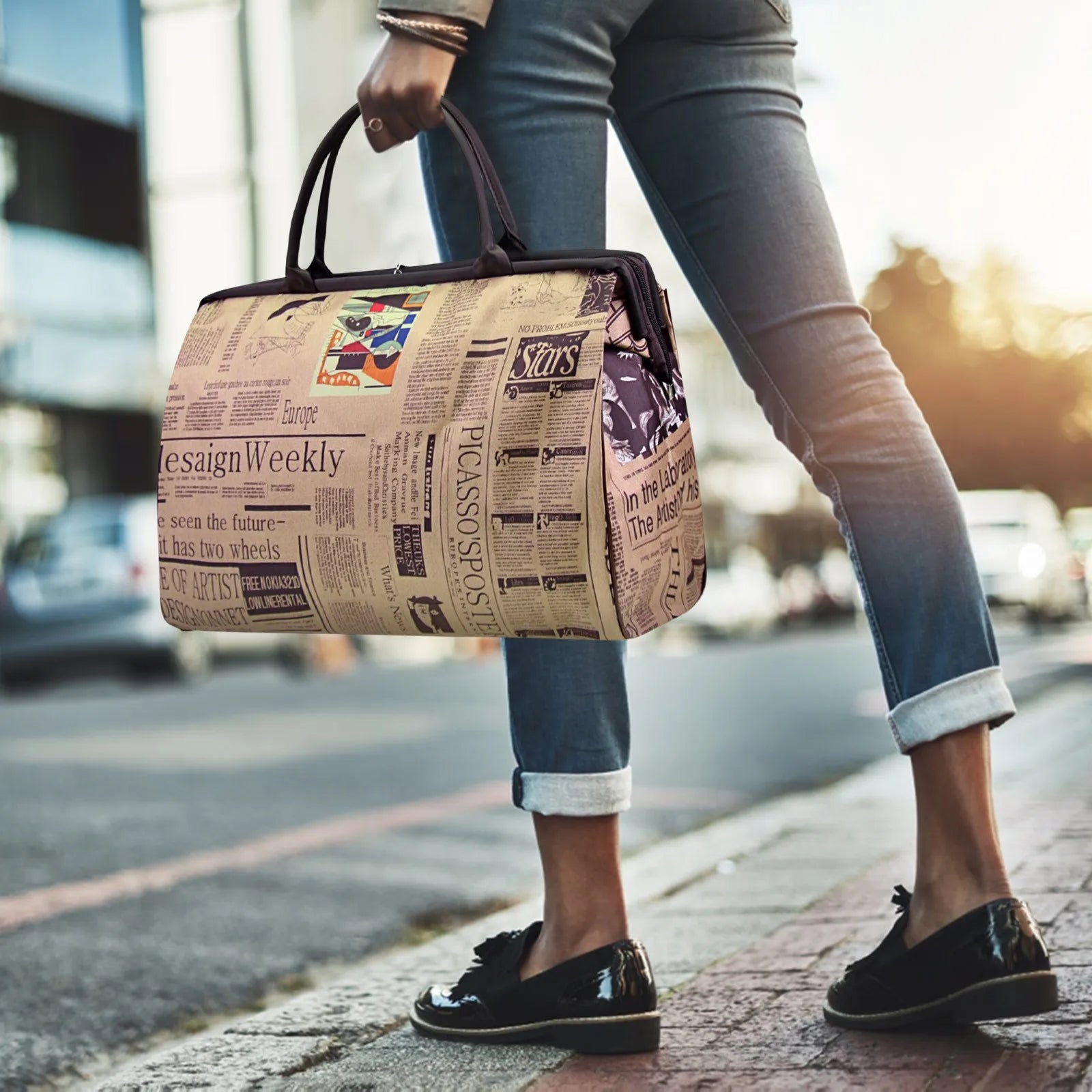 Travel in style with this waterproof handbag featuring a vintage newspaper print. Perfect for those looking for a chic and unique accessory to carry while on the go. -