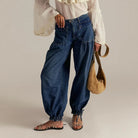 Own the streets this autumn with these high-waist baggy denim jeans for women—stylish streetwear with ultimate comfort! -
