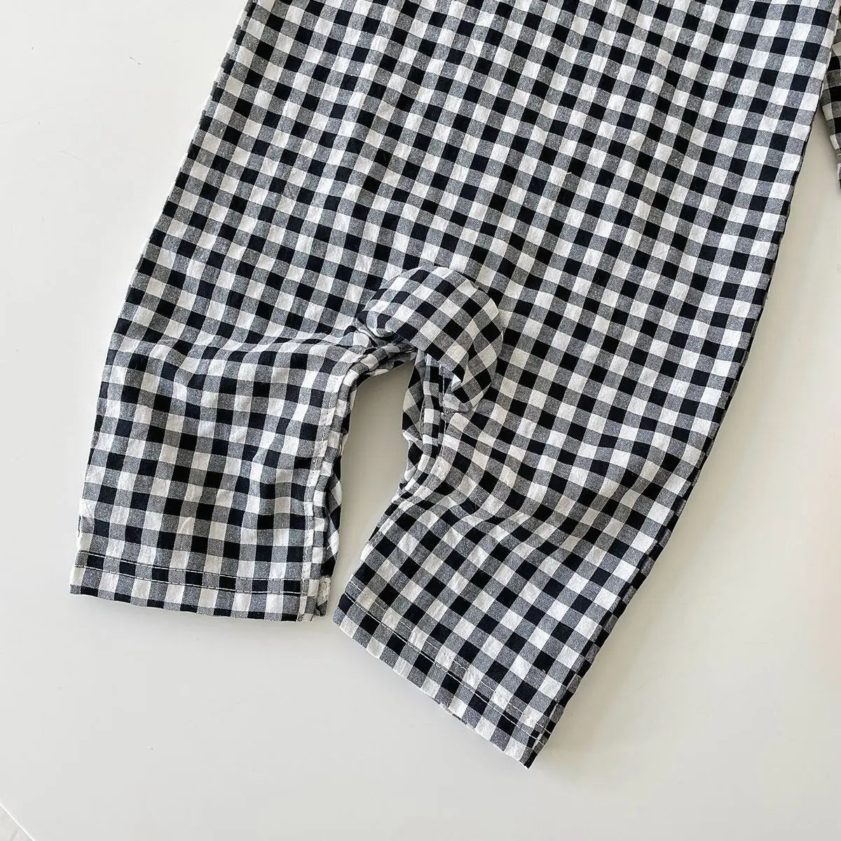 Keep your baby boy comfy and stylish with these cotton long sleeve rompers—perfect for toddlers aged 0-1 year! -