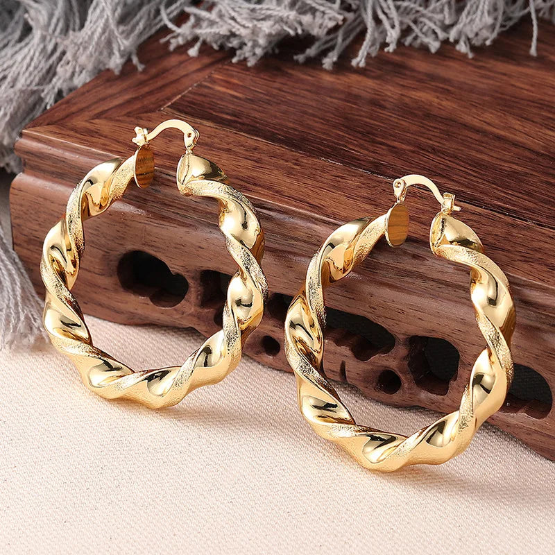 Elegant earring for women -