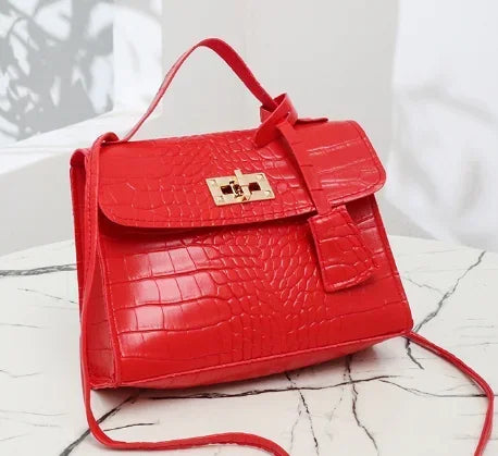 This set of women's bags combines both style and functionality with a blend of elegant messenger and handbag designs. Perfect for carrying your essentials stylishly and efficiently, this set offers the best of both worlds in one chic collection. -