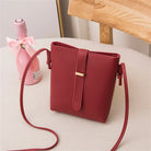 Stay on trend with this fashionable drawstring lady bag, featuring a stylish cross-border design and casual letter detail. Perfect for adding a chic and trendy touch to your outfit! -