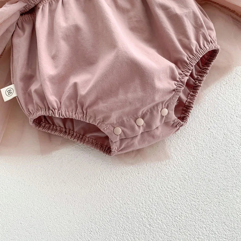 Dress your toddler in sweet style with this new baby lace dress featuring a big bowknot and short sleeves—perfect for special occasions! -