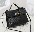 This set of women's bags combines both style and functionality with a blend of elegant messenger and handbag designs. Perfect for carrying your essentials stylishly and efficiently, this set offers the best of both worlds in one chic collection. -