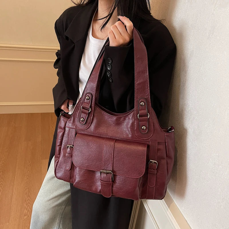 Make a statement with these luxurious handbags for women, crafted from leather and designed to be worn as shoulder bags. Elevate your style with these sac de luxe femme accessories, perfect for a chic and sophisticated look! -