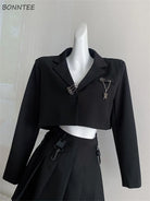 Make a statement with these loose-fit blazers for women featuring trendy chain designs—fashion-forward and effortlessly chic! -