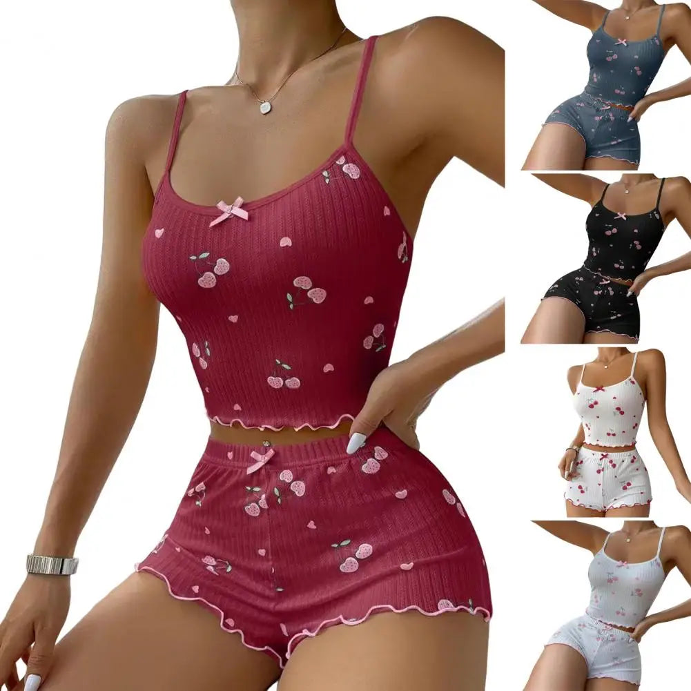 Stay comfortable and fashionable with this women's vest and shorts pajama suit—perfect for lounging or a cozy night's sleep in style! -
