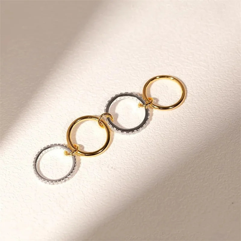 A Niche Two-Color Four-Ring -
