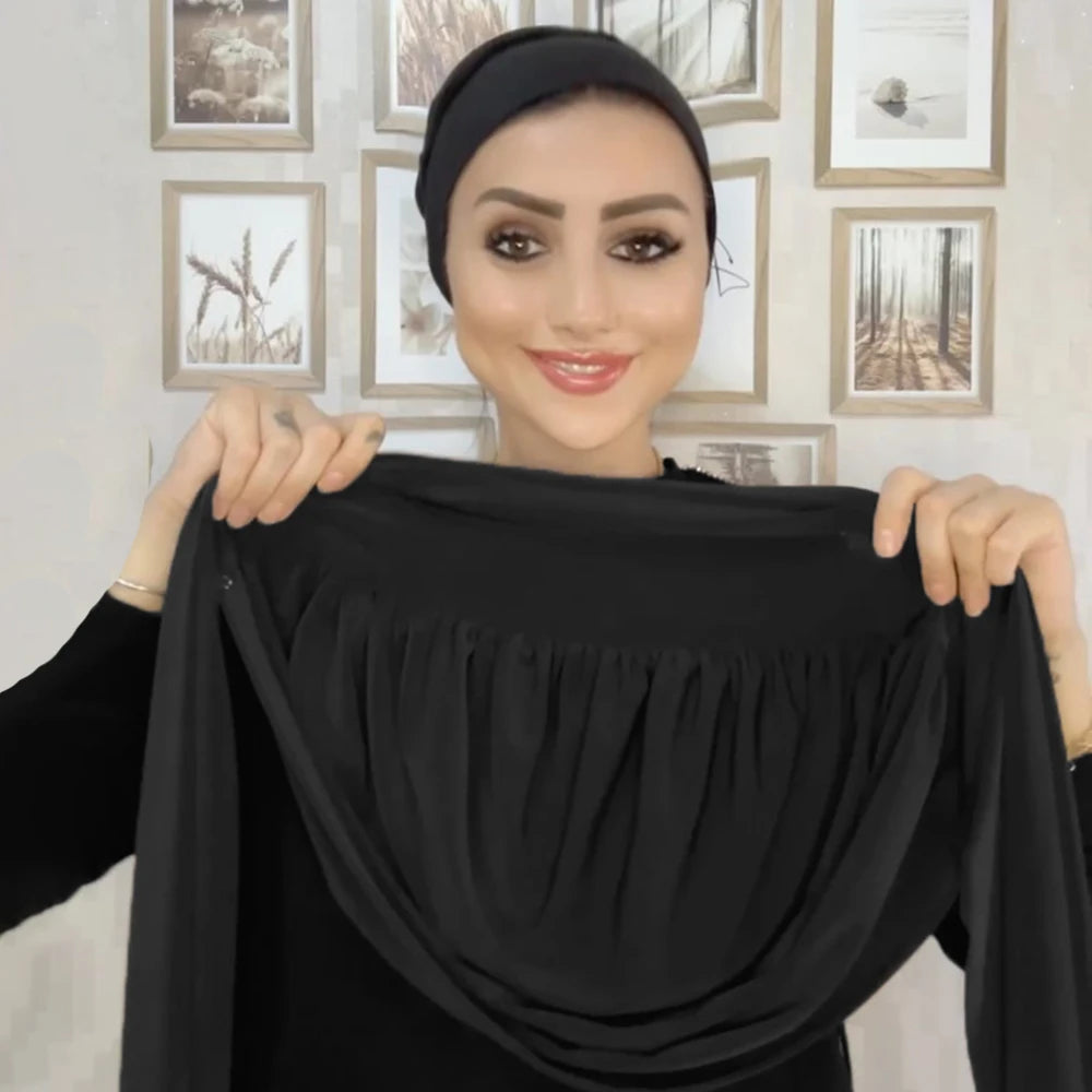 Experience effortless style and full coverage with this ready-to-wear instant hijab—featuring a secure fastener design, perfect for Muslim women seeking comfort and elegance! -