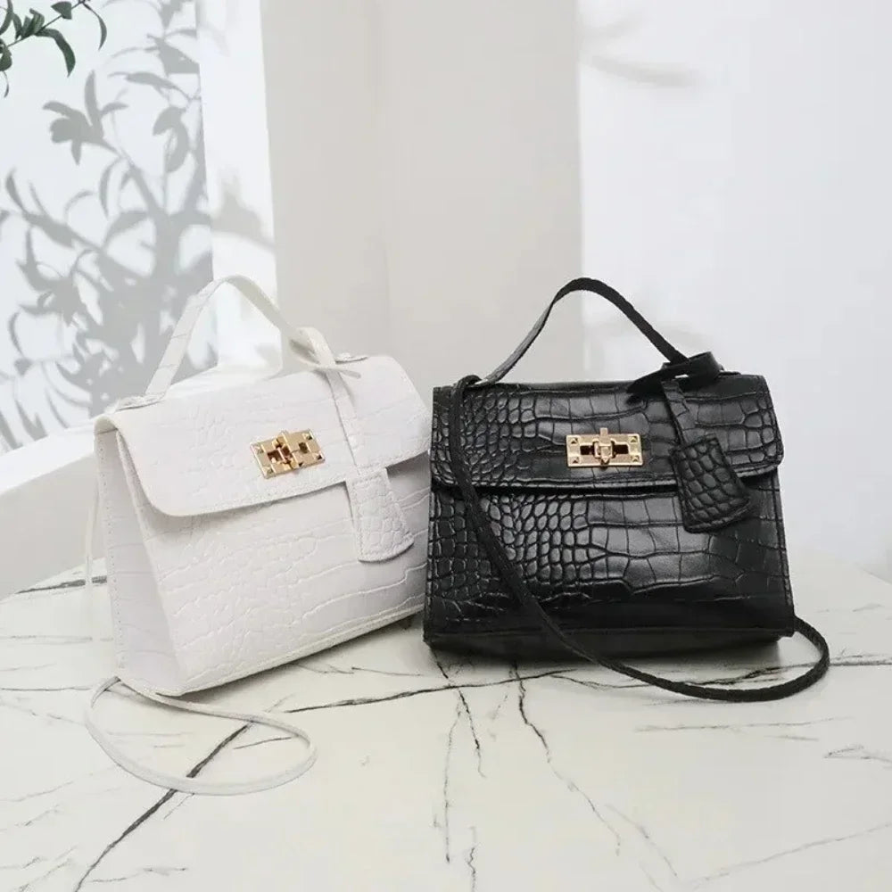 This set of women's bags combines both style and functionality with a blend of elegant messenger and handbag designs. Perfect for carrying your essentials stylishly and efficiently, this set offers the best of both worlds in one chic collection. -