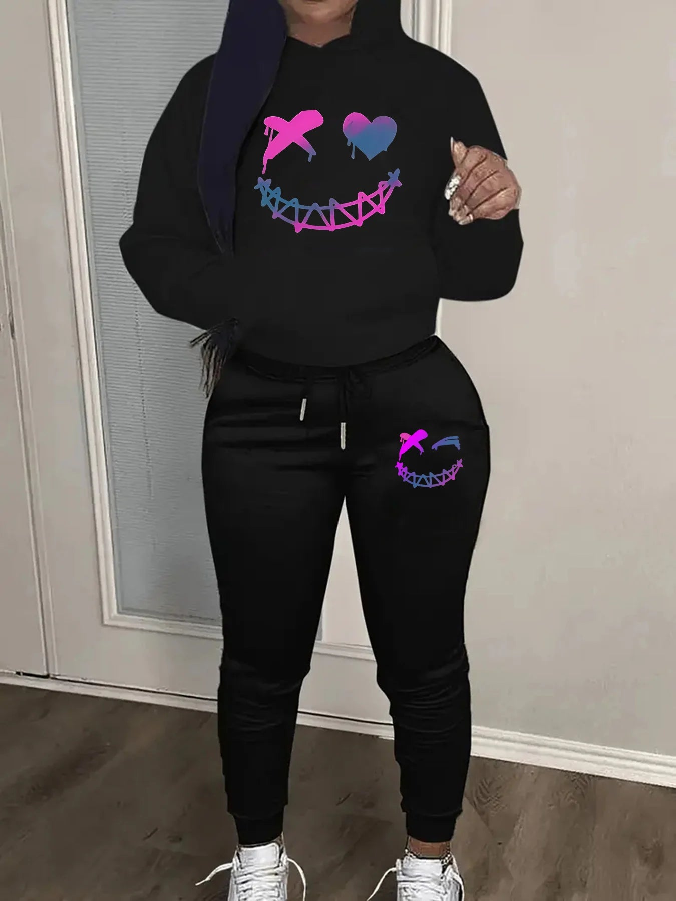 Women's fashionable sweat suit -