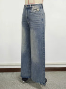 Stay cool and comfy in these trendy baggy jeans for women! -