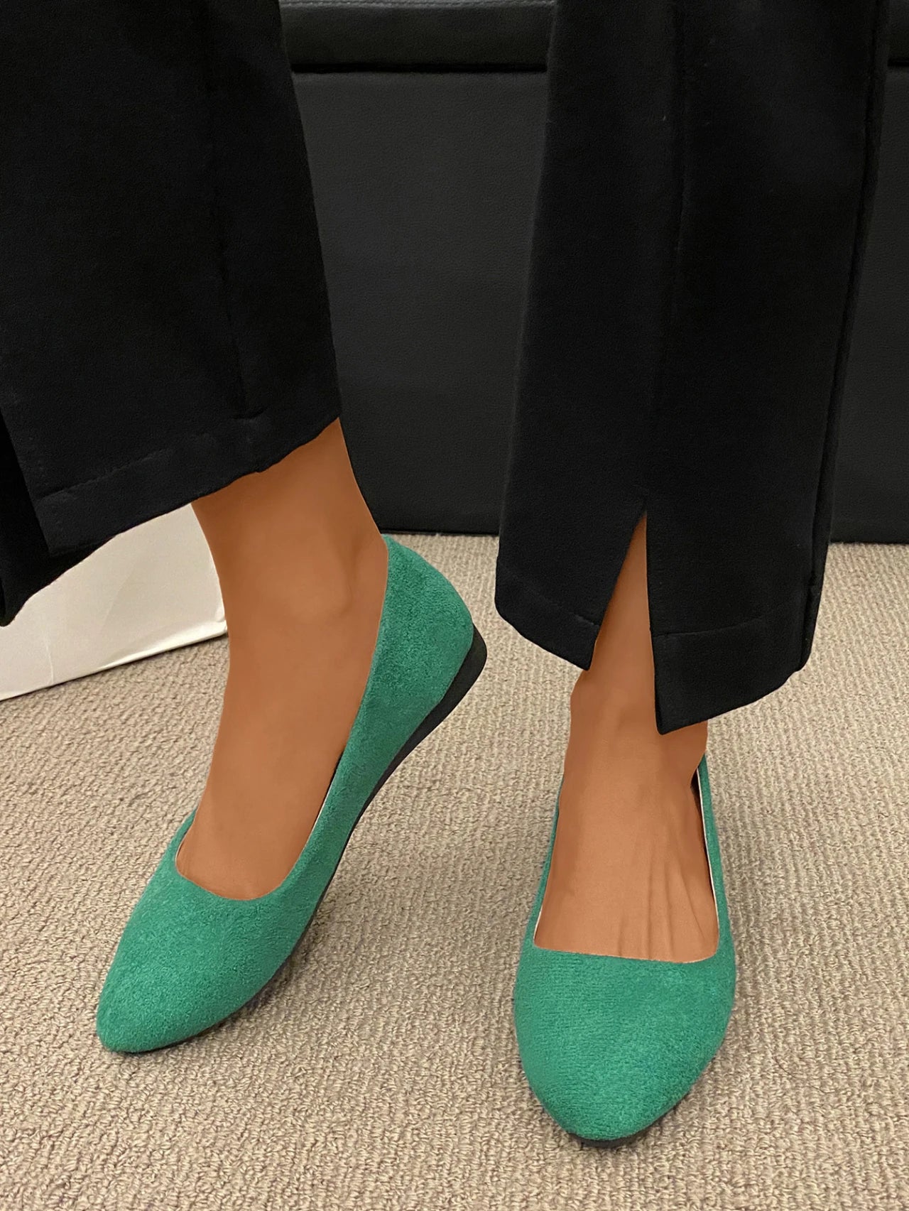 Women's flat suede shoes. -