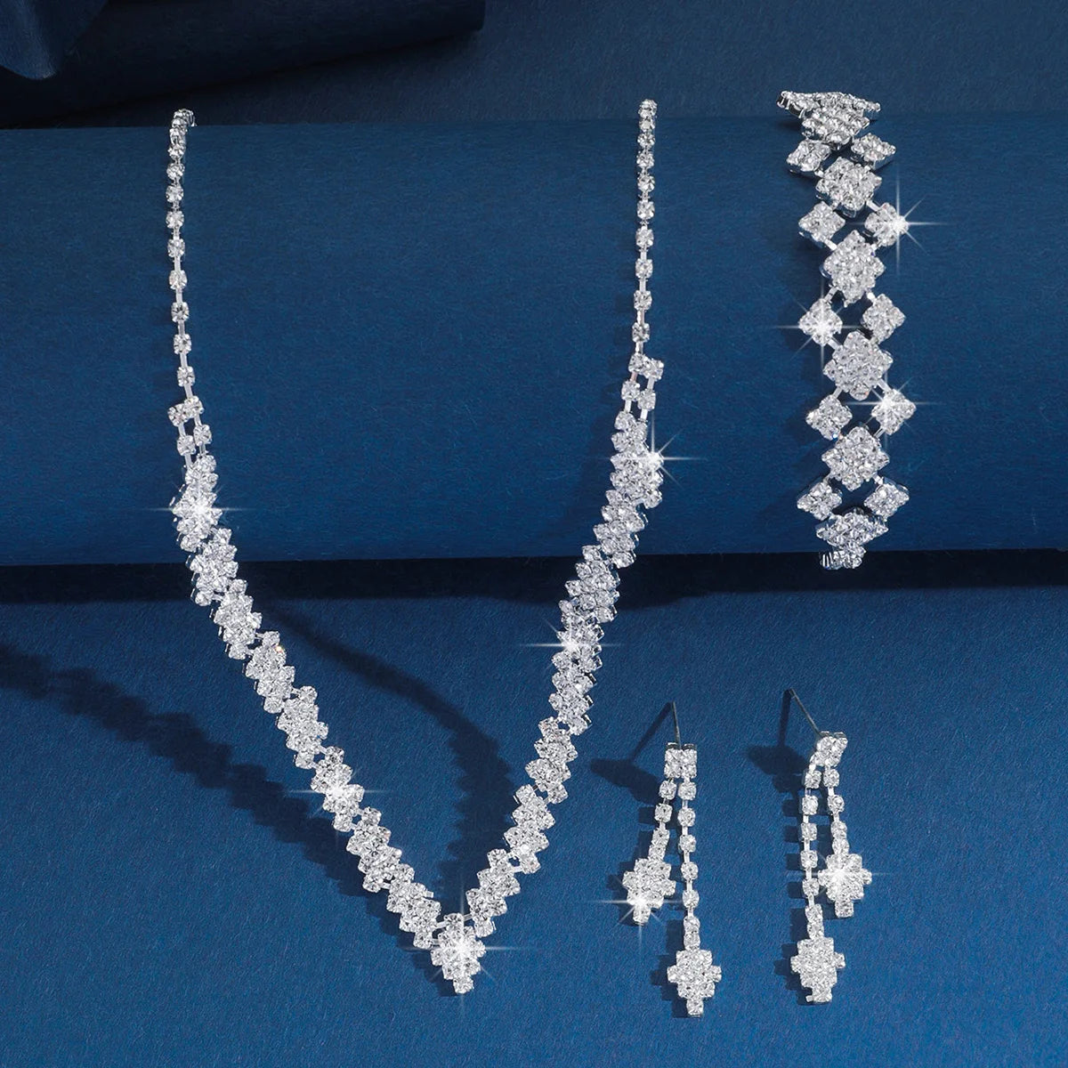 silver rhinestone l earrings & necklace -