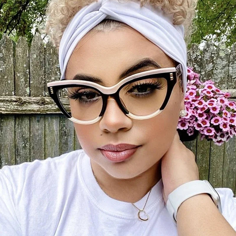 Protect your eyes with style using these cat-eye frames for women, featuring anti-blue light blocking lenses for comfortable and fashionable eyewear! -