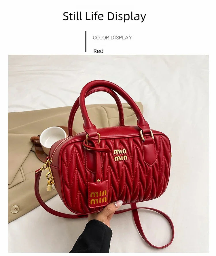 Stay stylish and organized with this new women's small square bag. With a versatile design that allows for multiple carrying options, this crossbody tote is perfect for daily use, providing both fashion and functionality in one chic accessory. -