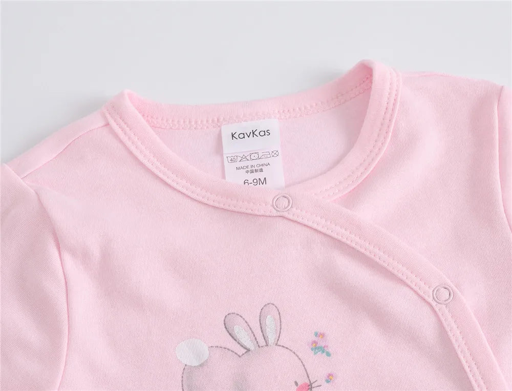 Keep your baby girl cozy this autumn with long a sleeve romper—featuring a cute rabbit design and soft cotton fabric, perfect for ages 0-12 months! -