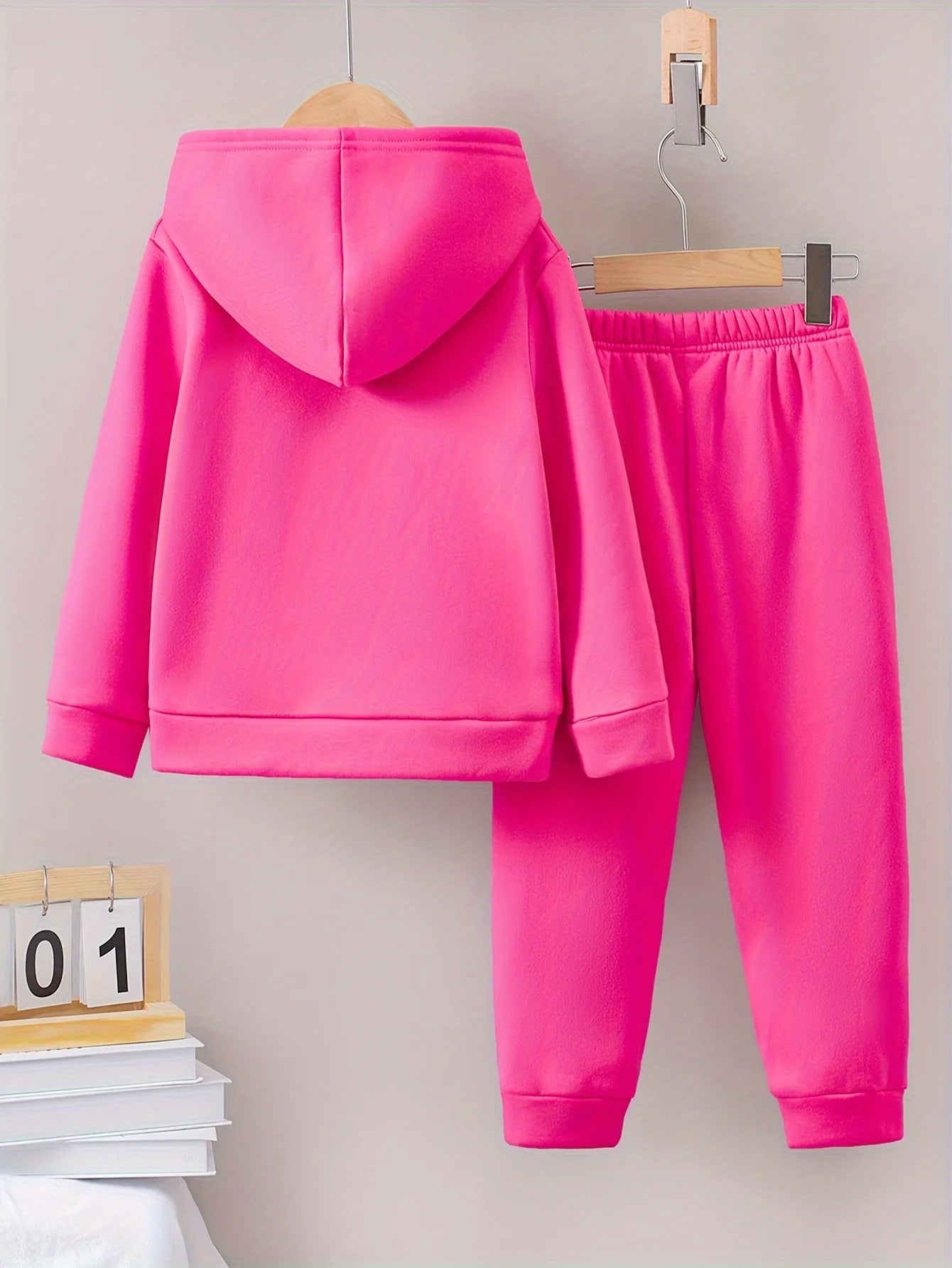 Girls tracksuits (4-6 years old) -