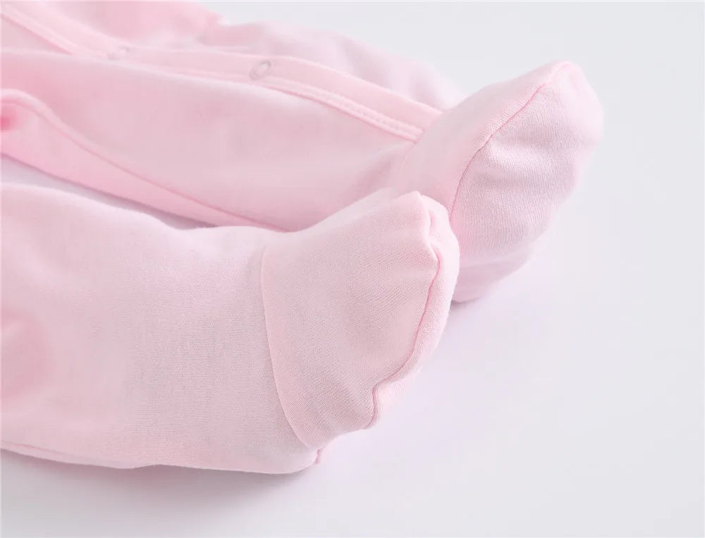 Keep your baby girl cozy this autumn with long a sleeve romper—featuring a cute rabbit design and soft cotton fabric, perfect for ages 0-12 months! -