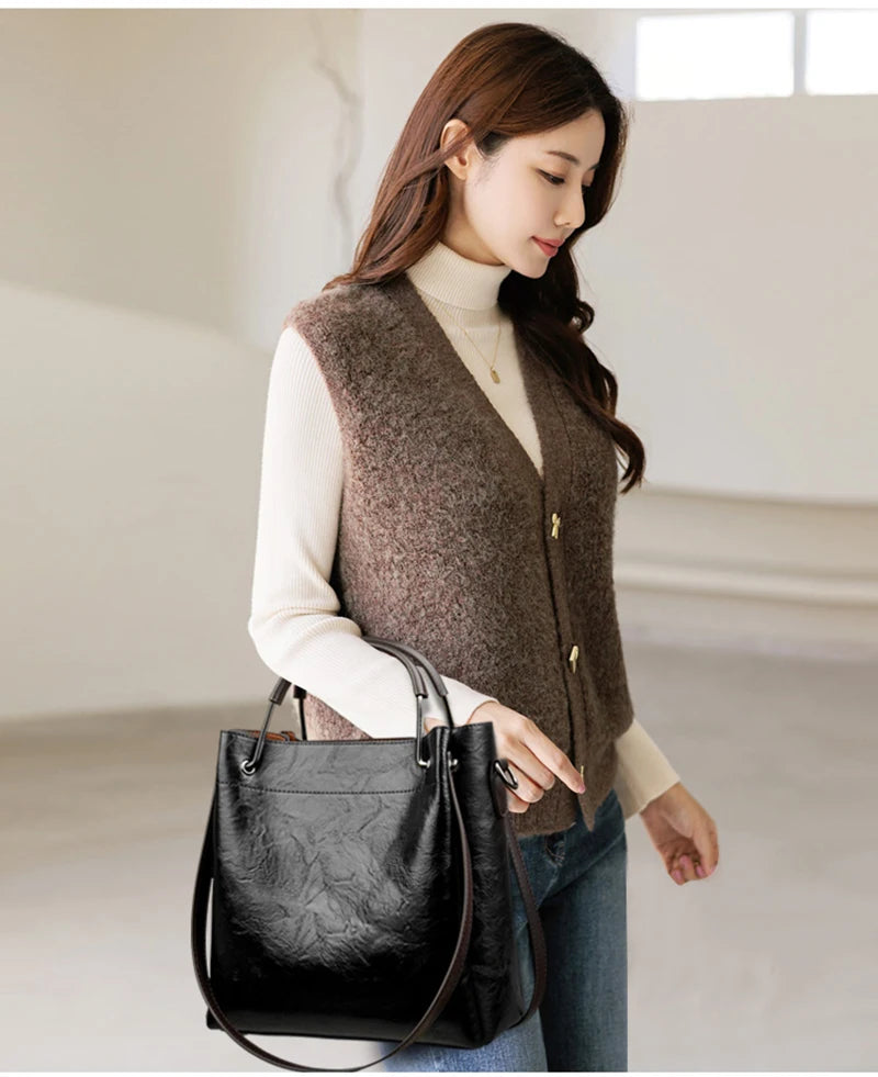 Elevate your style with these luxurious big shoulder bags for women. Designed by a top designer, these elegant handbags are the perfect accessory and can add a touch of sophistication to any ensemble. -