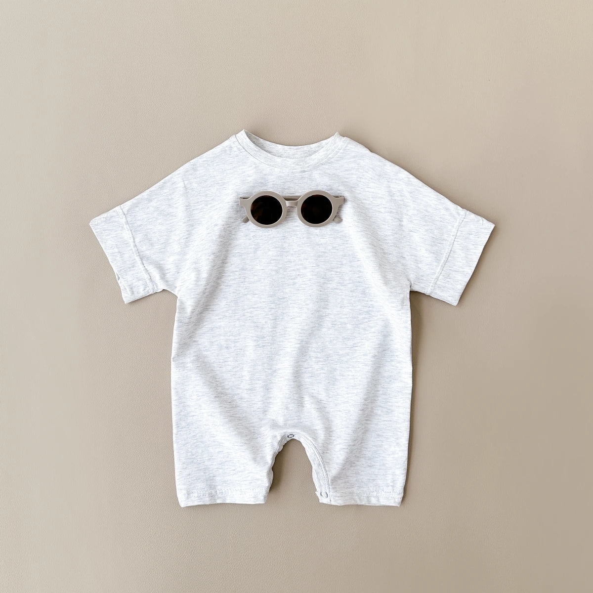 Keep your baby boy comfy and cute with this basic romper, perfect for ages 0-1 year! -