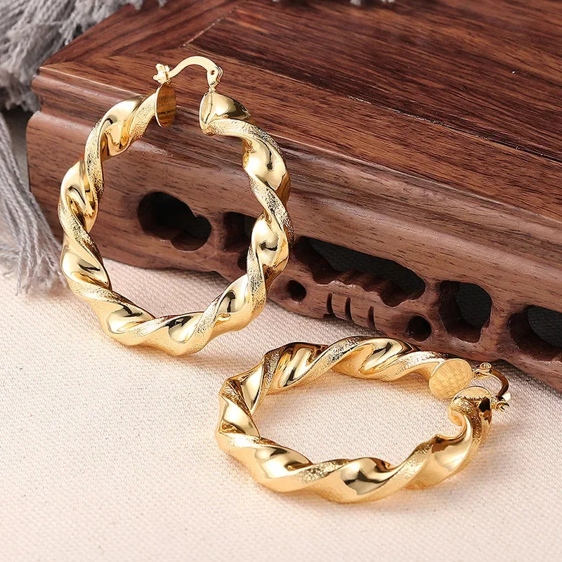 Elegant earring for women -