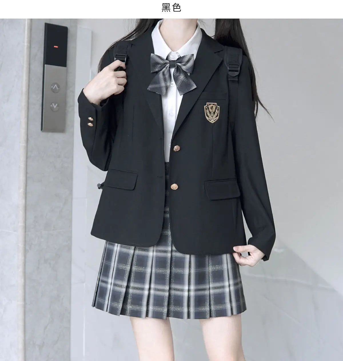 Elevate your look with this women's black single-breasted blazer featuring a sharp notched collar—timeless and versatile! -