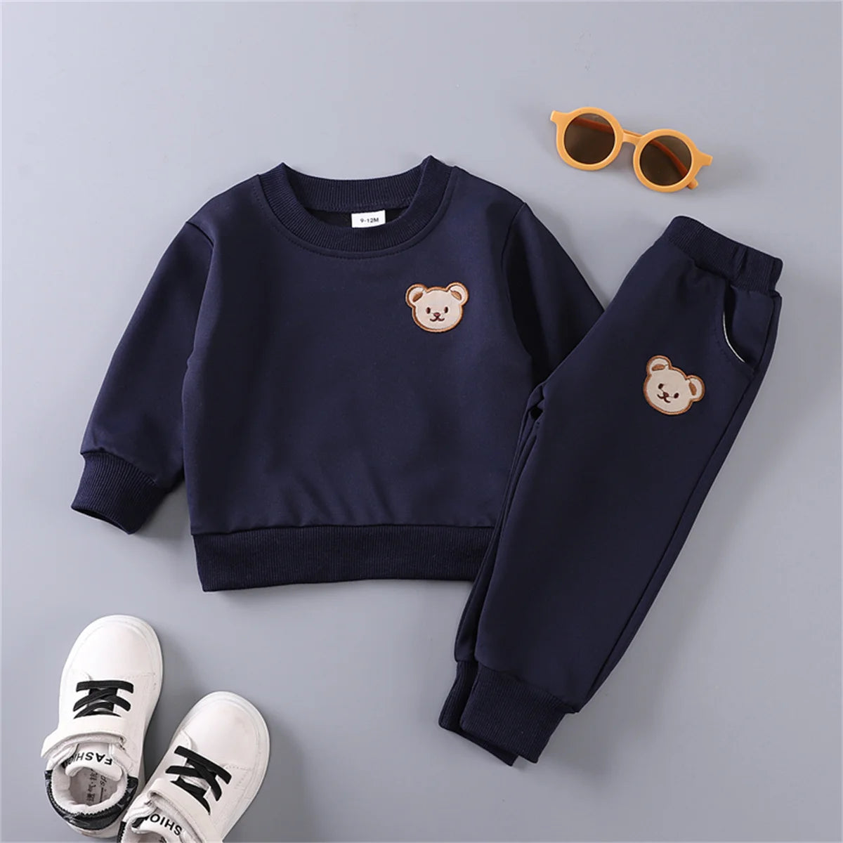 Dress your baby in simple style with these 2-piece sets of long-sleeved solid color clothing—perfect for spring and autumn wear! -