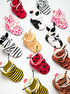 Keep tiny toes cozy with these newborn baby animal fleece socks-shoes—perfect for autumn and winter snuggles! -