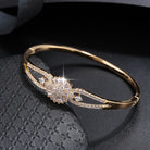 Elegant And Sophisticated Zirconia Bracelet With A Trendy And Minimalist Design, Exuding A Sense Of Luxury And Fashion. -