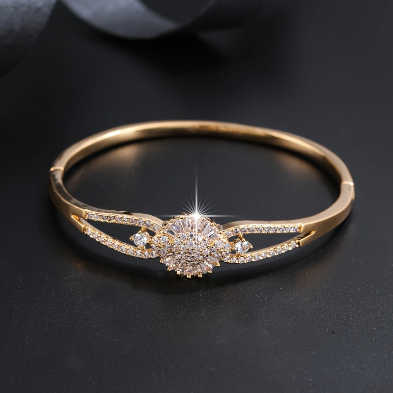 Elegant And Sophisticated Zirconia Bracelet With A Trendy And Minimalist Design, Exuding A Sense Of Luxury And Fashion. -